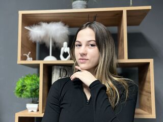 FalineDerricott's Live fetish cam Profile Image